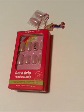 Profusion Lizzie McGuire (Hilary Duff) Pink Press-On Nails
